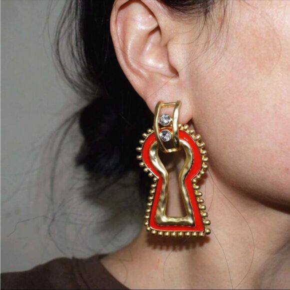 Gold and Red Keyhole Earrings N934 - Picture 1 of 4